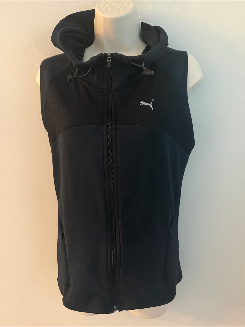 Puma Women’s two tone Black & Dar Navy Hooded Zip-Up Vest Size Medium
